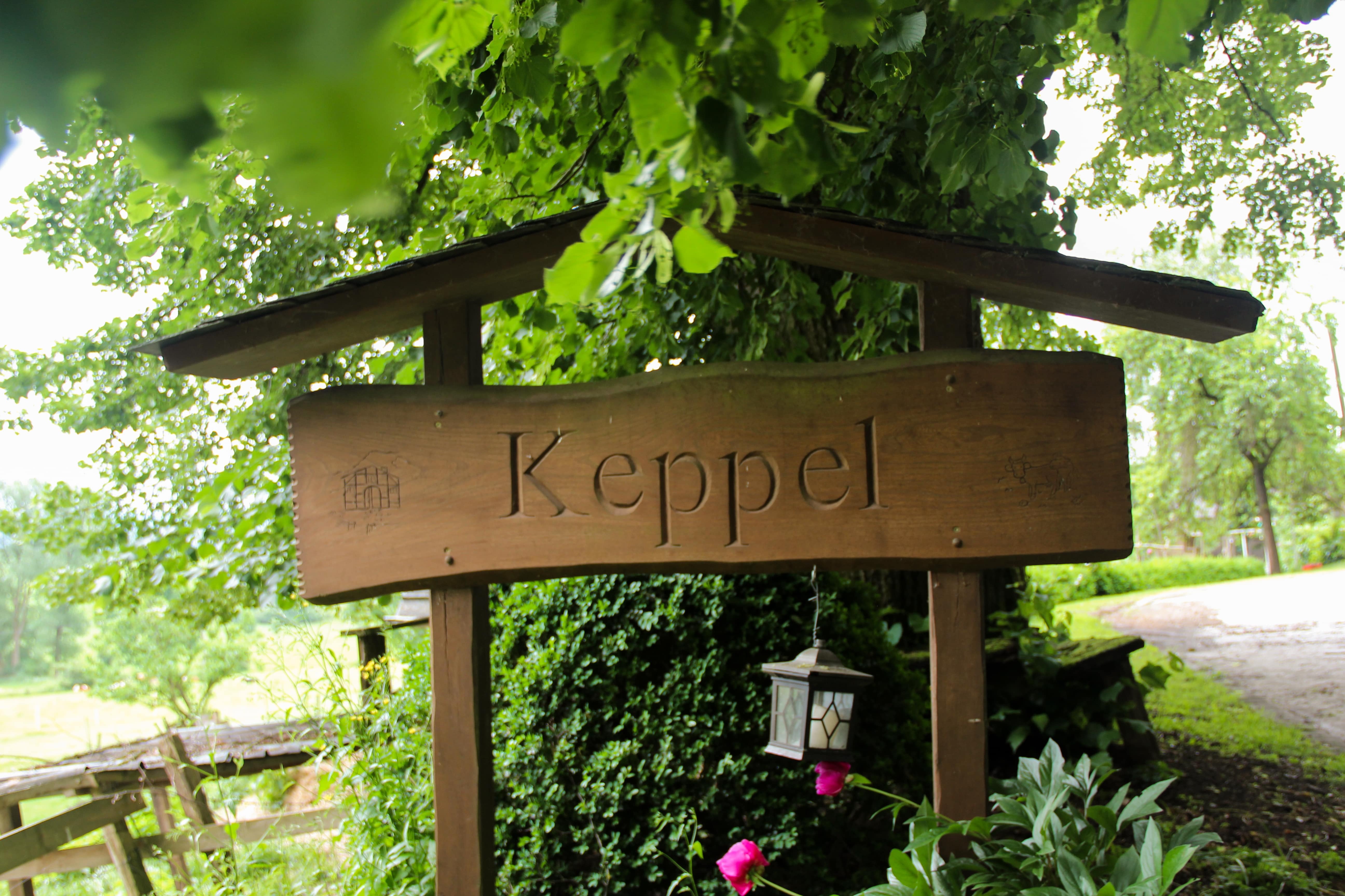 Hofschild Hof Keppel