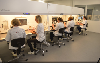 Een blik in het laboratorium in Wirdum (archieffoto)