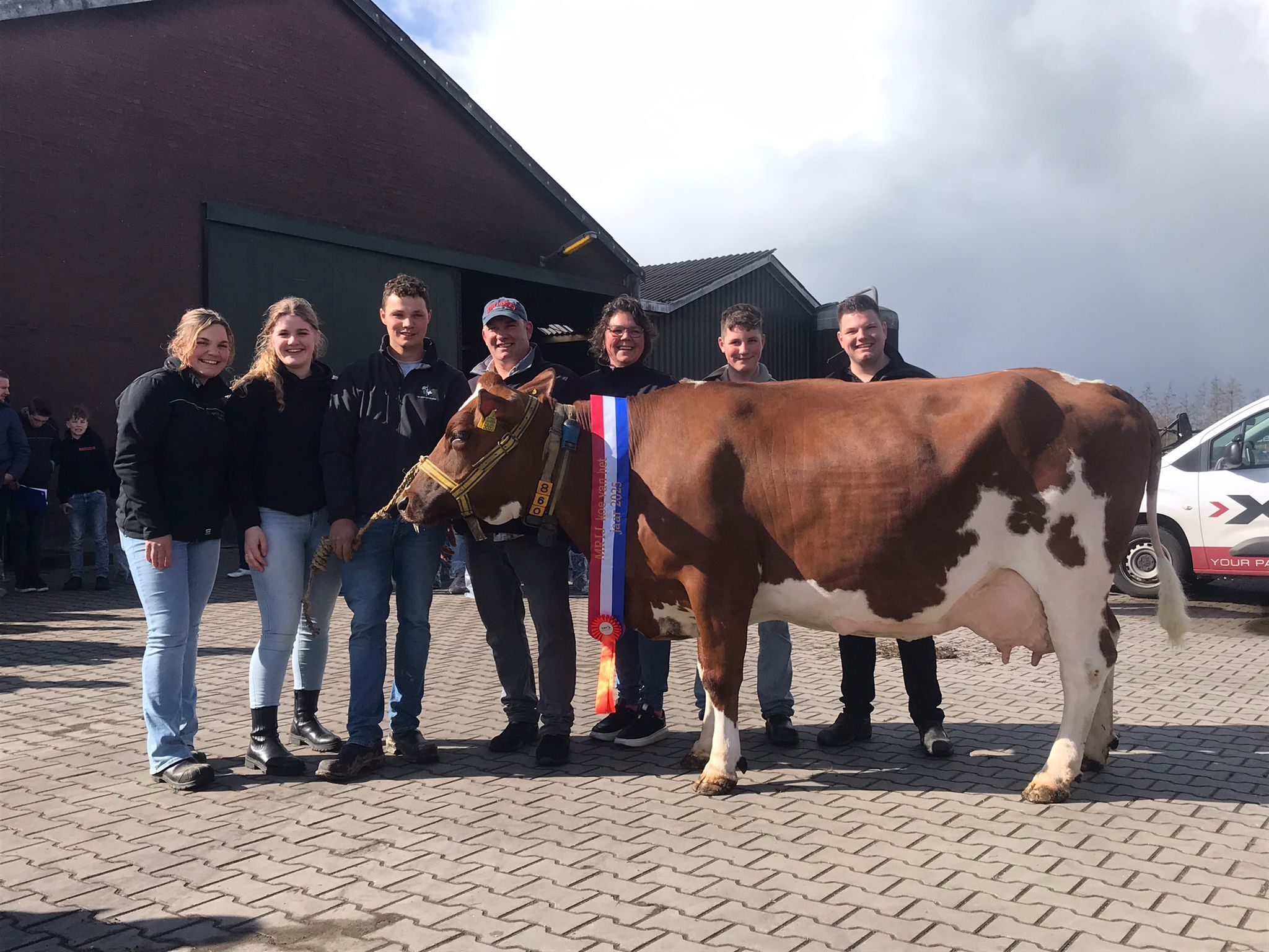 Familie Van Eek met Gona 380