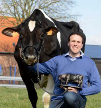 Dairy farmer Dries Lahouse from Elverdinge, Belgium with Vitesse (daughter of Etazon Celsius)