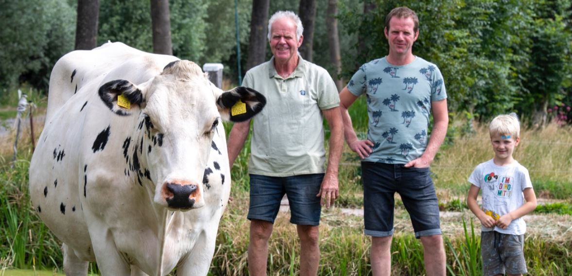 Veehouders Gerrit, Gert en zoontje Jens Lekkerkerker