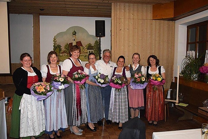 Kolleginnen und Bäuerinnen von Friedl Marcher trugen zahlreiche Anekdoten aus dessen Leben vor.