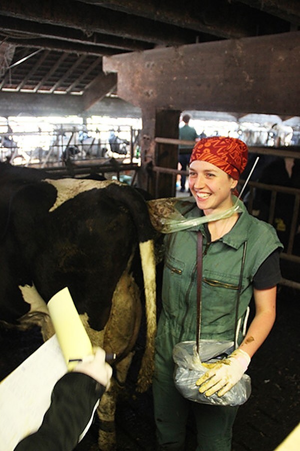 Tierärztin und Fertiplanerin Anna Bruhn gab auf dem Betrieb Peters einen Workshop zur Fruchtbarkeit.