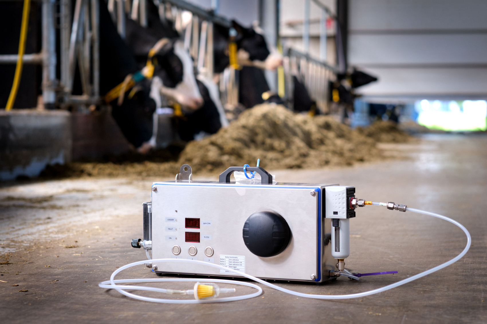 Los rastreadores se colocan en robots de leche, donde miden las emisiones de cada vaca individual en cada sesión de ordeño (foto: Wageningen Livestock Research)
